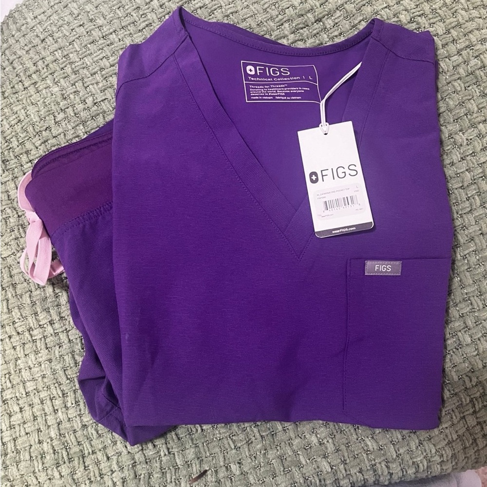Figs Ultra Violet
